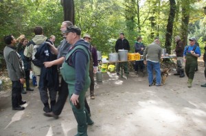 Isar Fischer am Eisbach nach dem Fischen